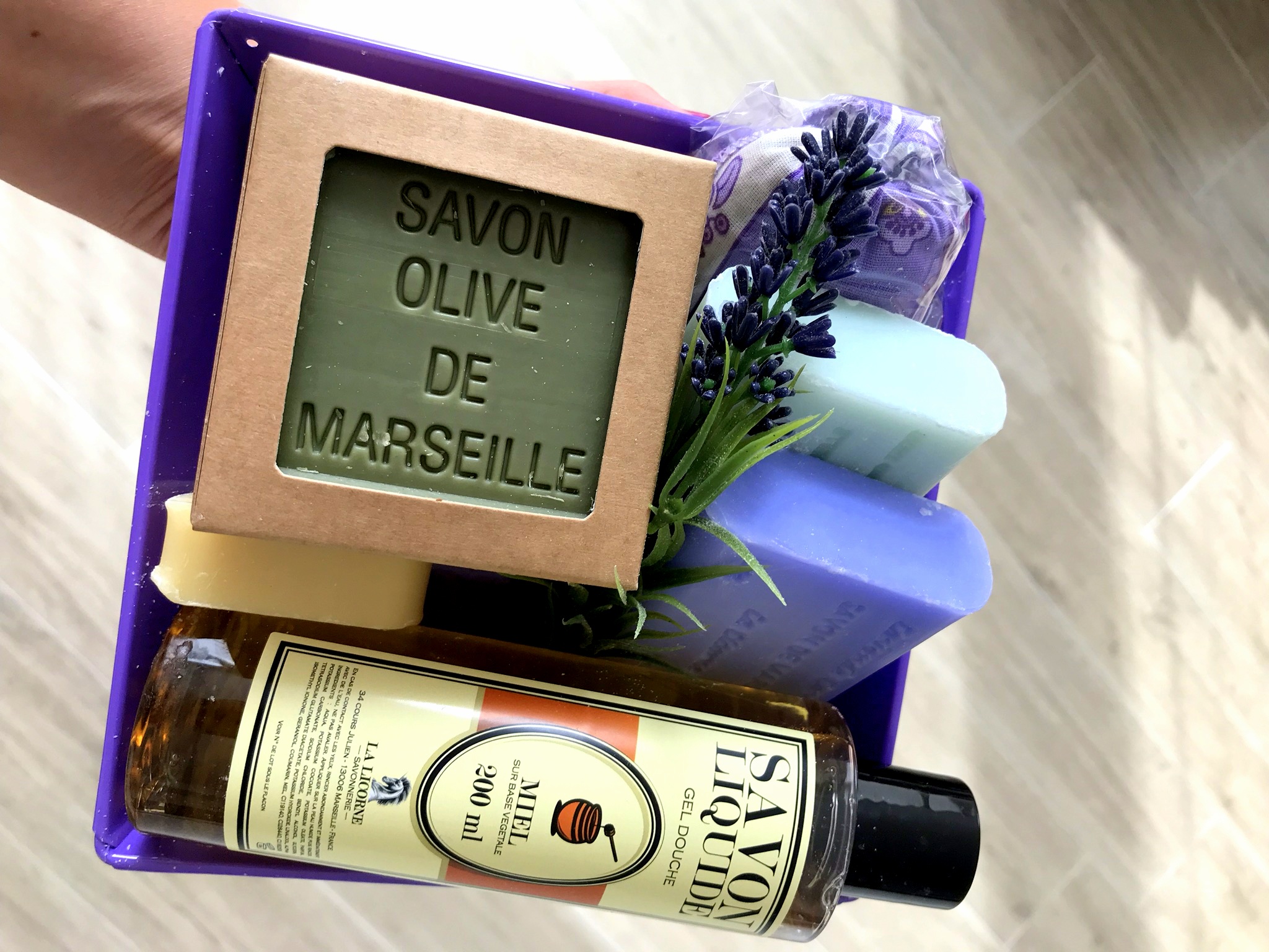 post 3 - marseille - souvenirs