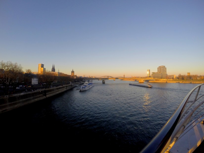 ← catedral | Köln Triangle →