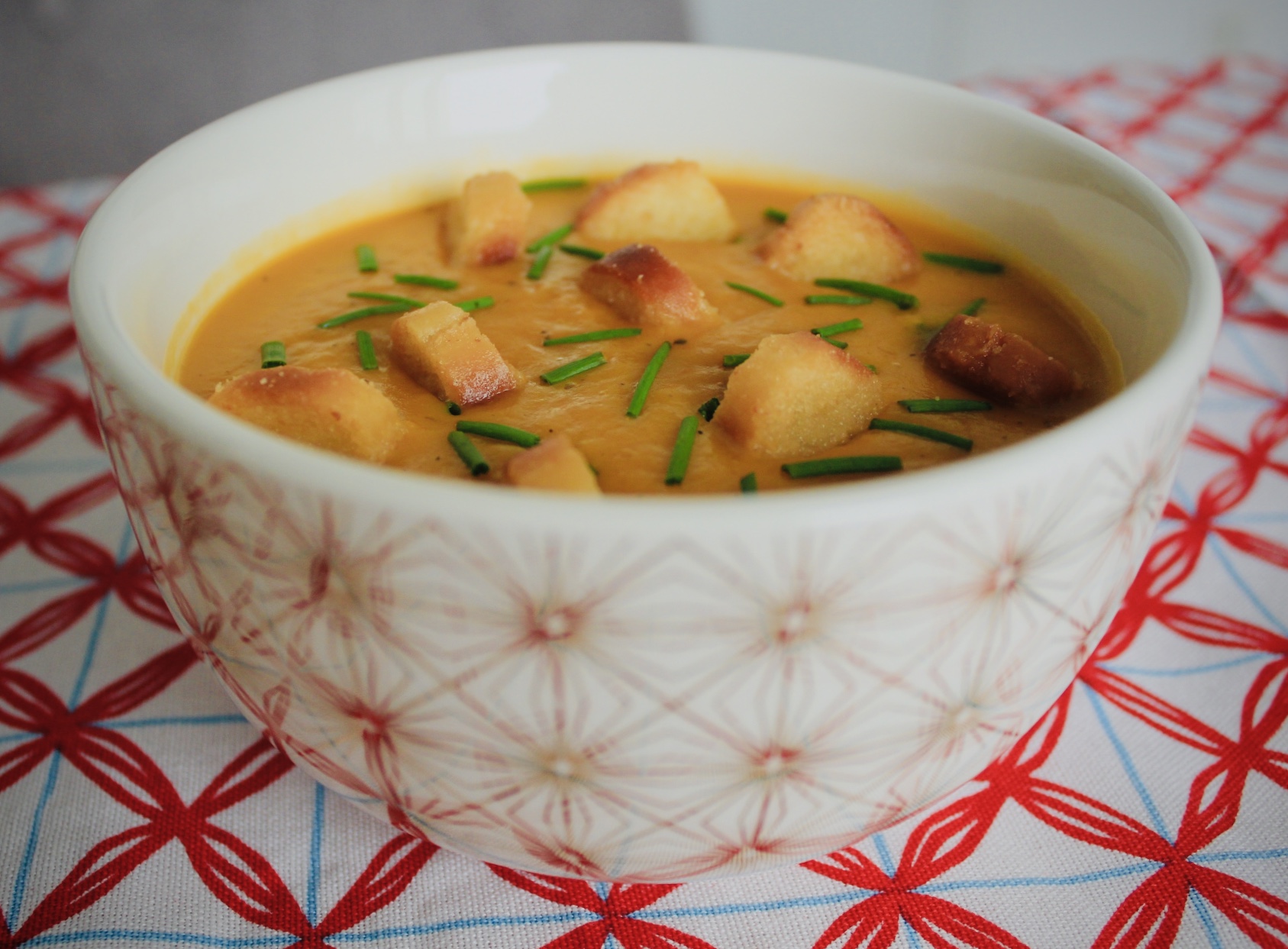 sopa cremosa de batata doce